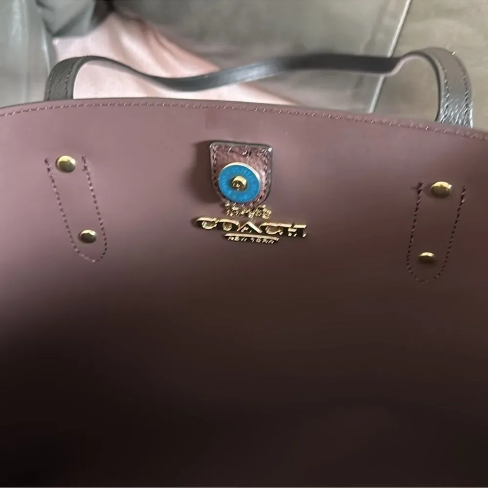 COACH Black Leather Gold Tone Logo Town Tote